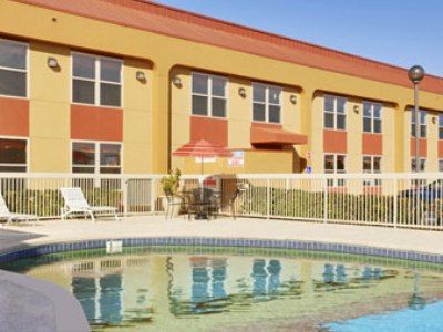 Ramada By Wyndham West Memphis Hotel Съоръжения снимка